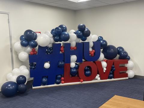 HU Love Balloons